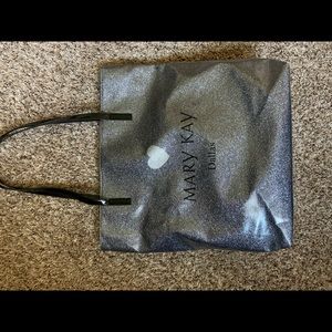 Enormous Mary Kay Sparkling Bag BELOW COST!